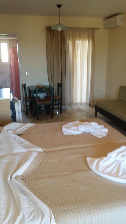 Mythos Beach Hotel Apartments Maleme  Exterior photo