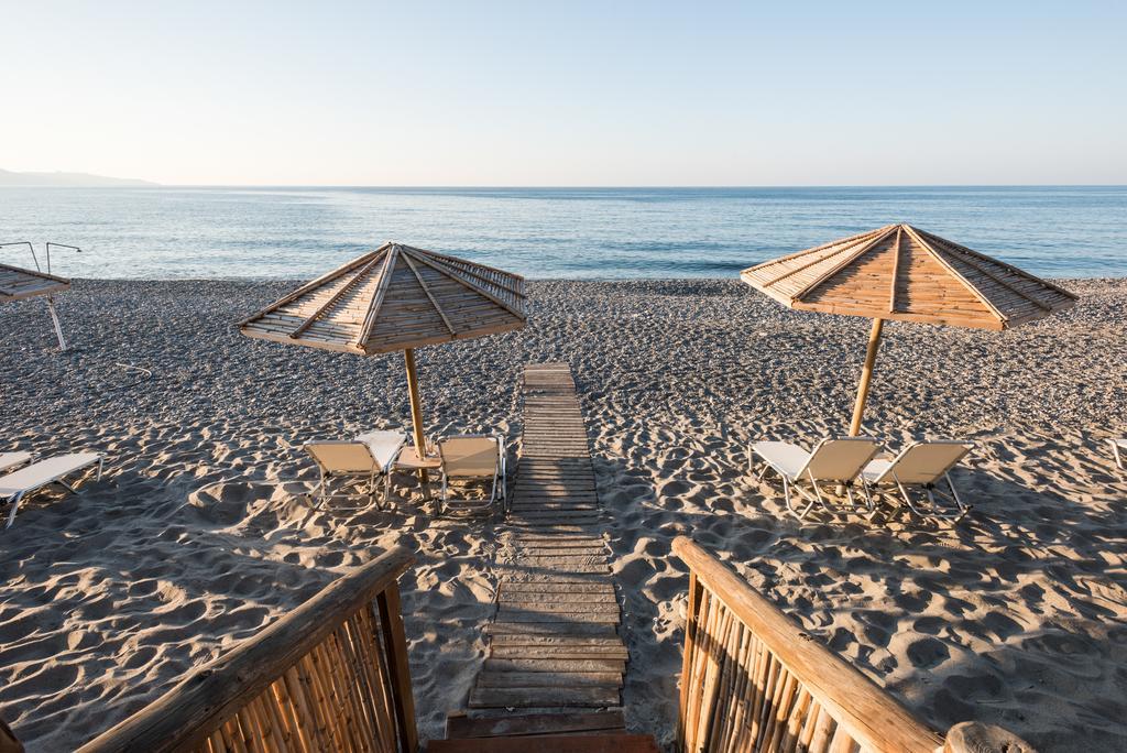 Mythos Beach Hotel Apartments Maleme  Exterior photo