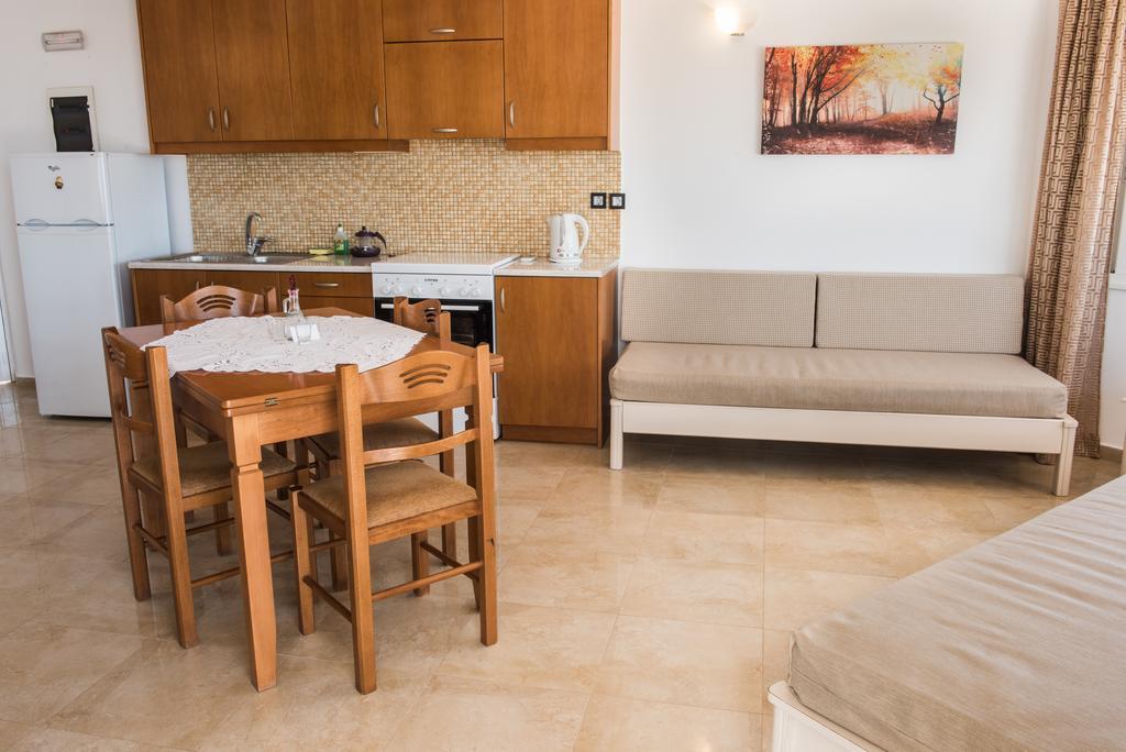 Mythos Beach Hotel Apartments Maleme  Exterior photo